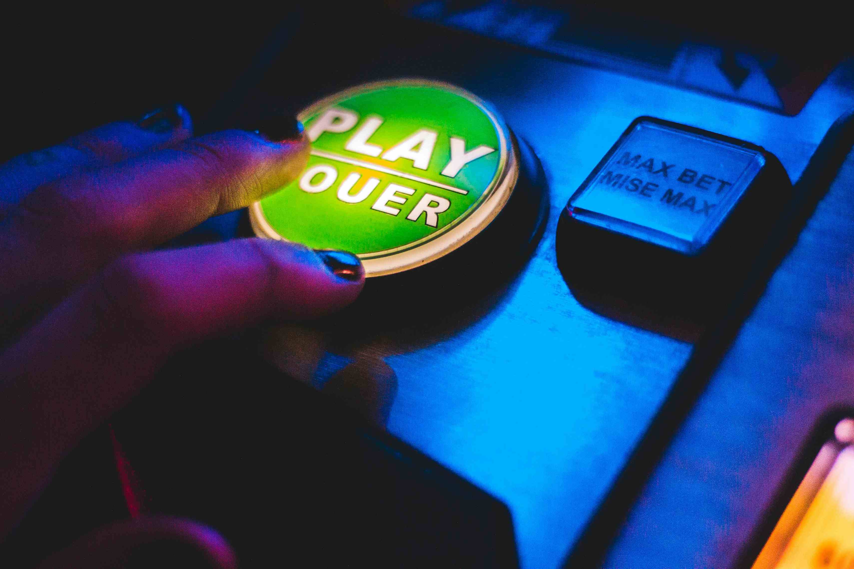 ONEGAME-ONE游戏官网旗舰首页电影舞台主视觉,聚光灯下的娱乐大厅